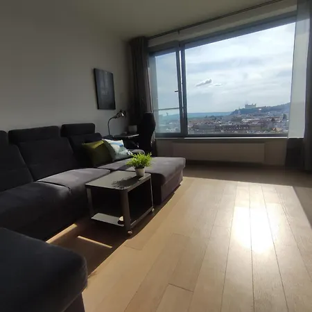 Sunset - Stunning Views & Romantic Experience Option شقة براتسيلافا