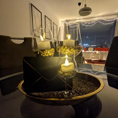 شقة Sunset - Stunning Views & Romantic Experience Option براتسيلافا