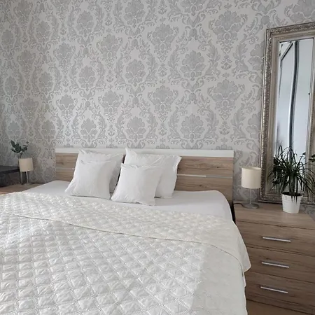 Sunset - Stunning Views & Romantic Experience Option * براتسيلافا