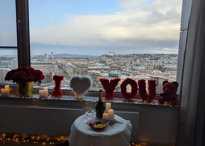 Sunset - Stunning Views & Romantic Experience Option 아파트 브라티슬라바