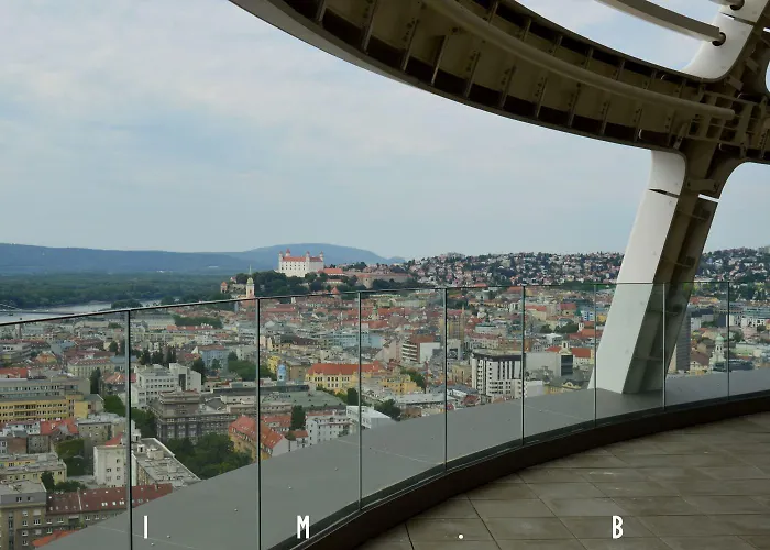 아파트 Sunset - Stunning Views & Romantic Experience Option 브라티슬라바