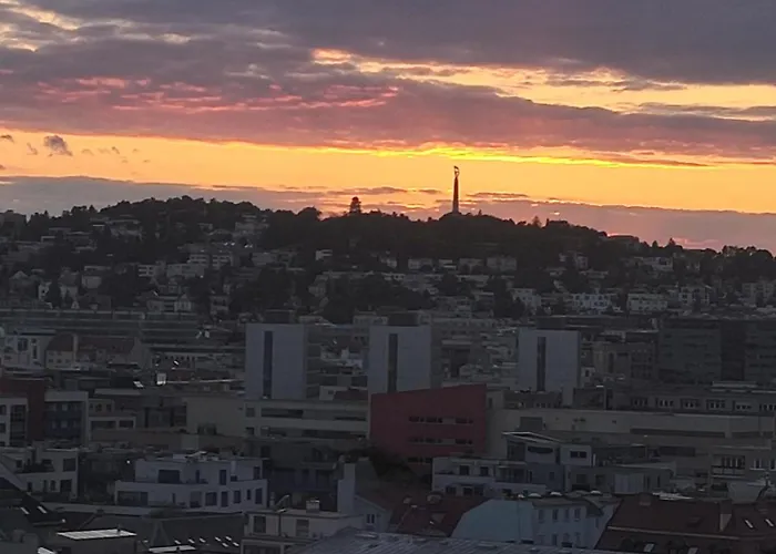 Sunset - Stunning Views & Romantic Experience Option 아파트 *